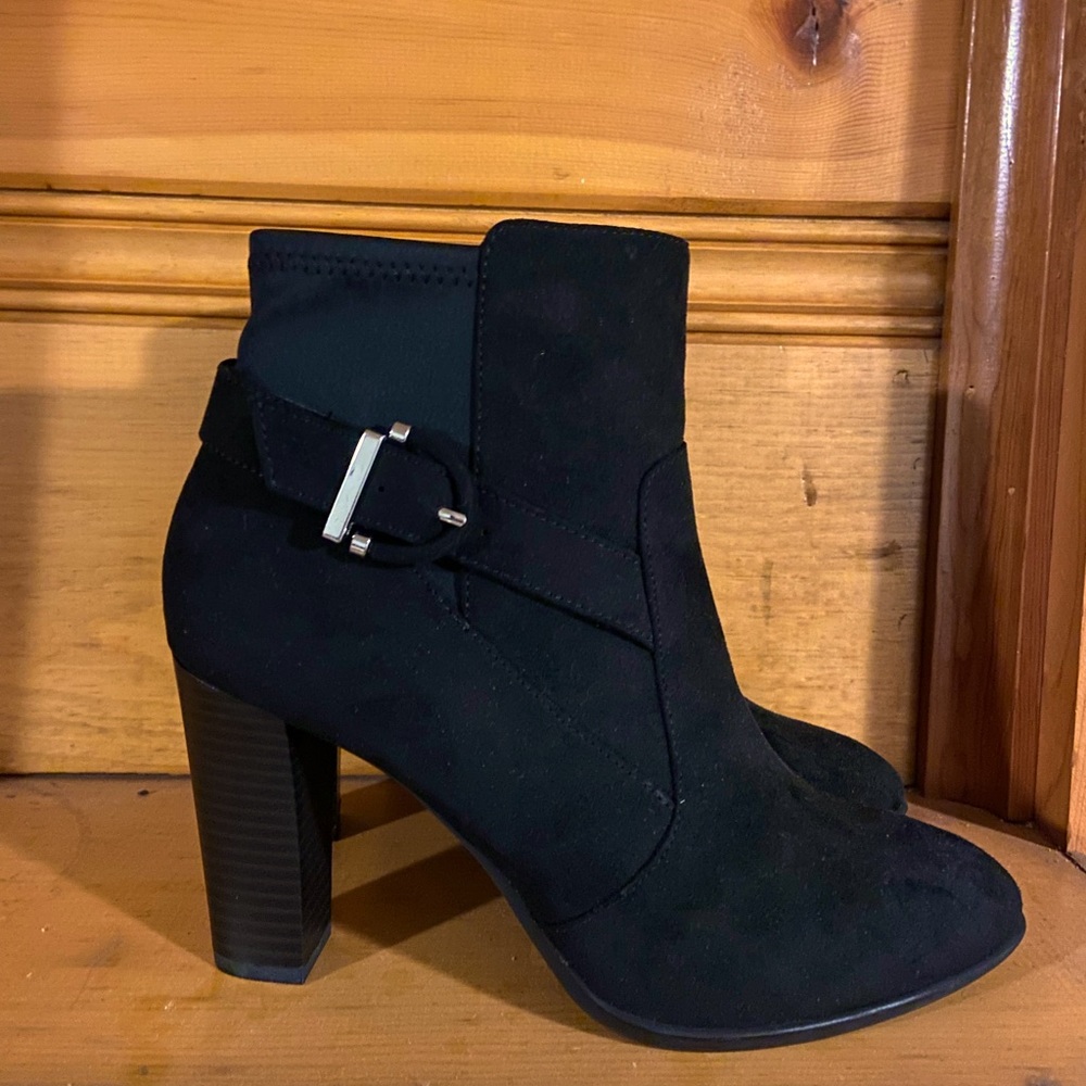 Women’s ankle boots - NWOT